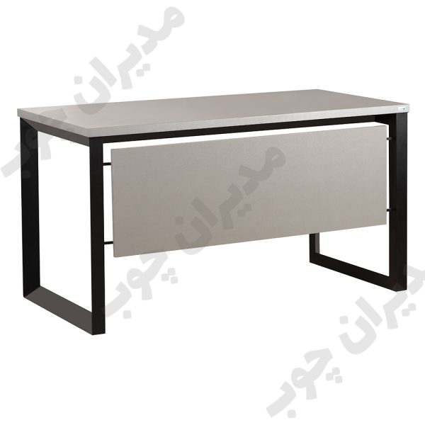 میز پایه فلزی مثلثی